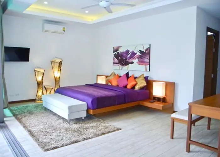 Rawai Beach Private Pool Villa -3 Bedrooms